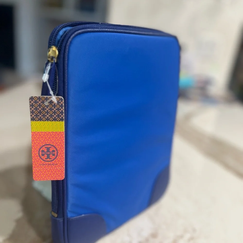 Tory Burch Tablet Sleeve - NWT 💙